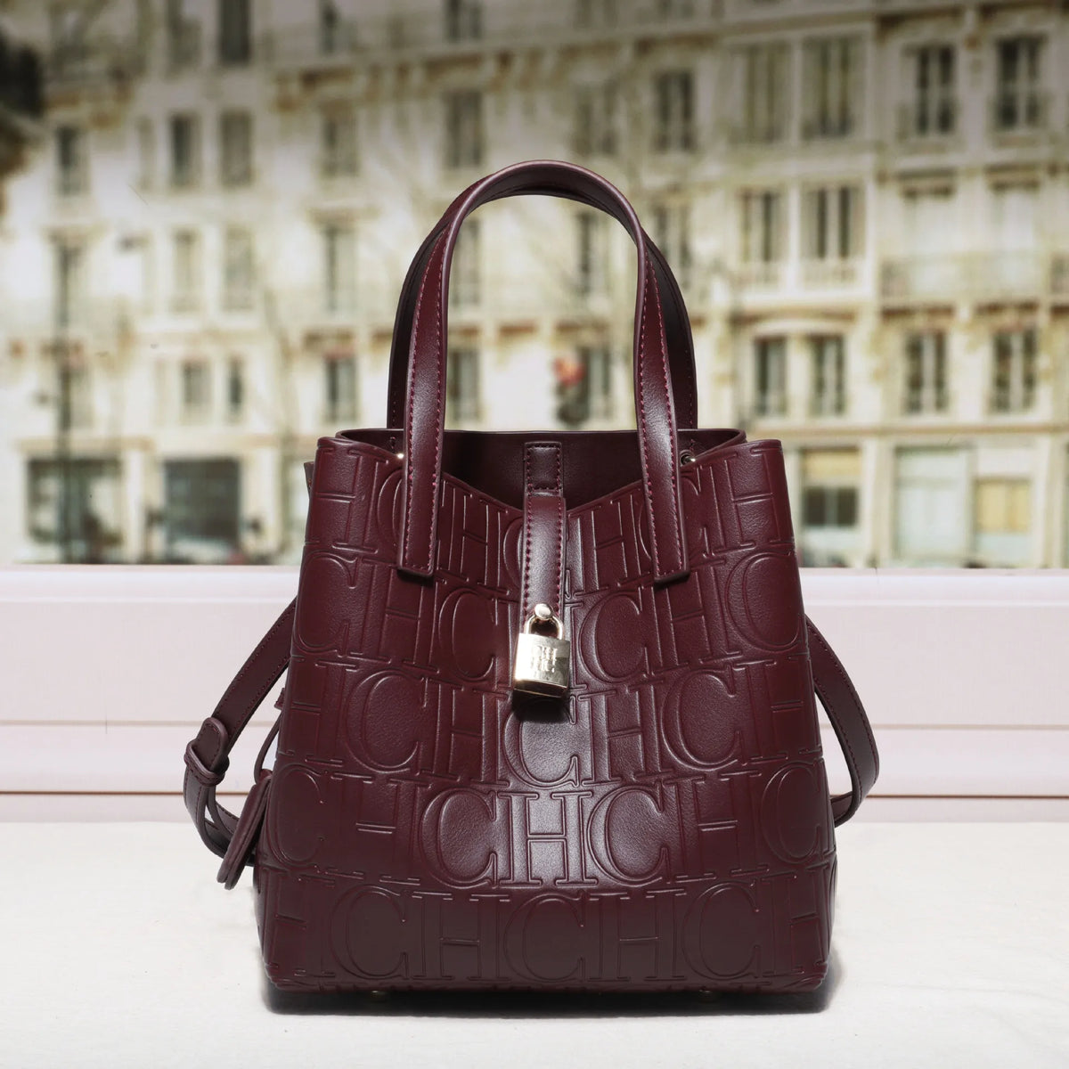CH Large Capacity Handbag Luxury Brand Temperament Letter Print with Lock Design 2025 Trendy Women's Crossbody Bag